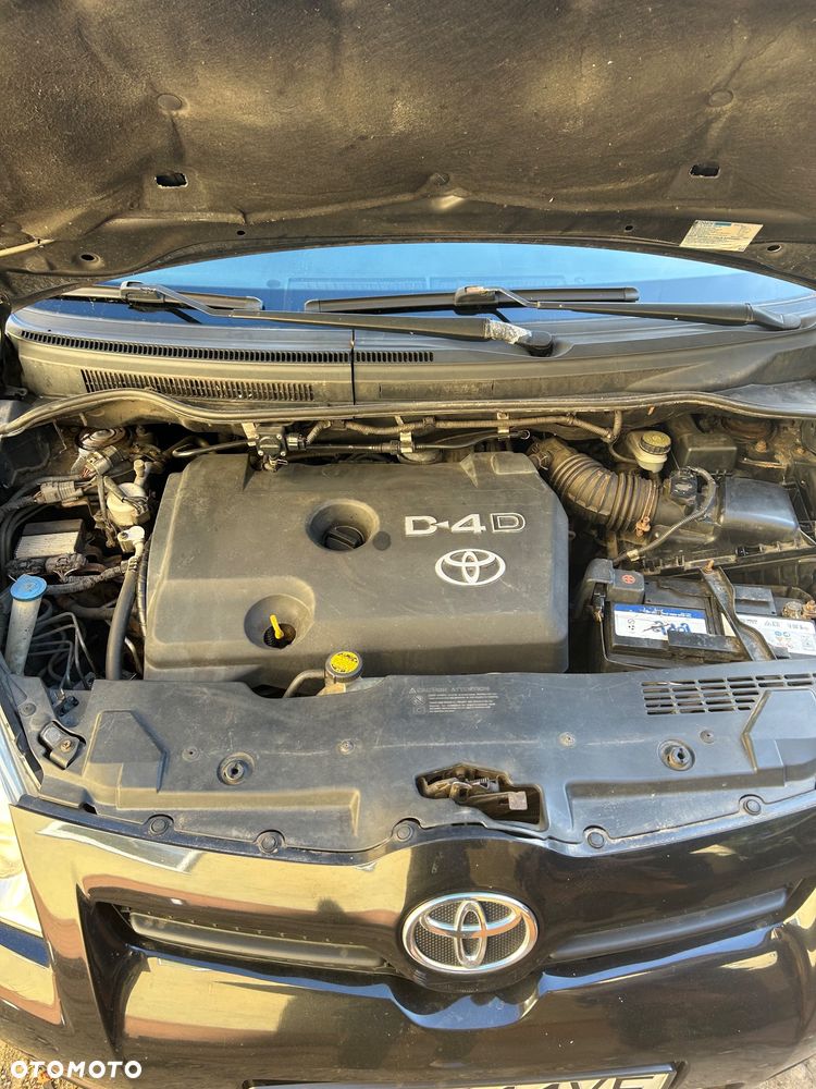 Toyota Corolla Verso 2.2 D-4D Premium - 8