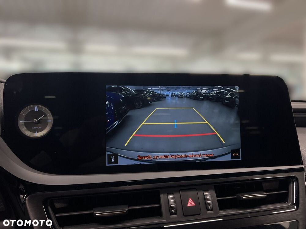Lexus ES 300h F Sport Design - 23