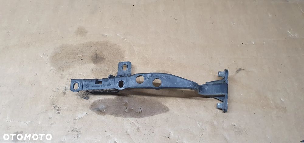 Mocowanie błotnika uchwyt prawy przód VW Touareg 7L0805734 - 1