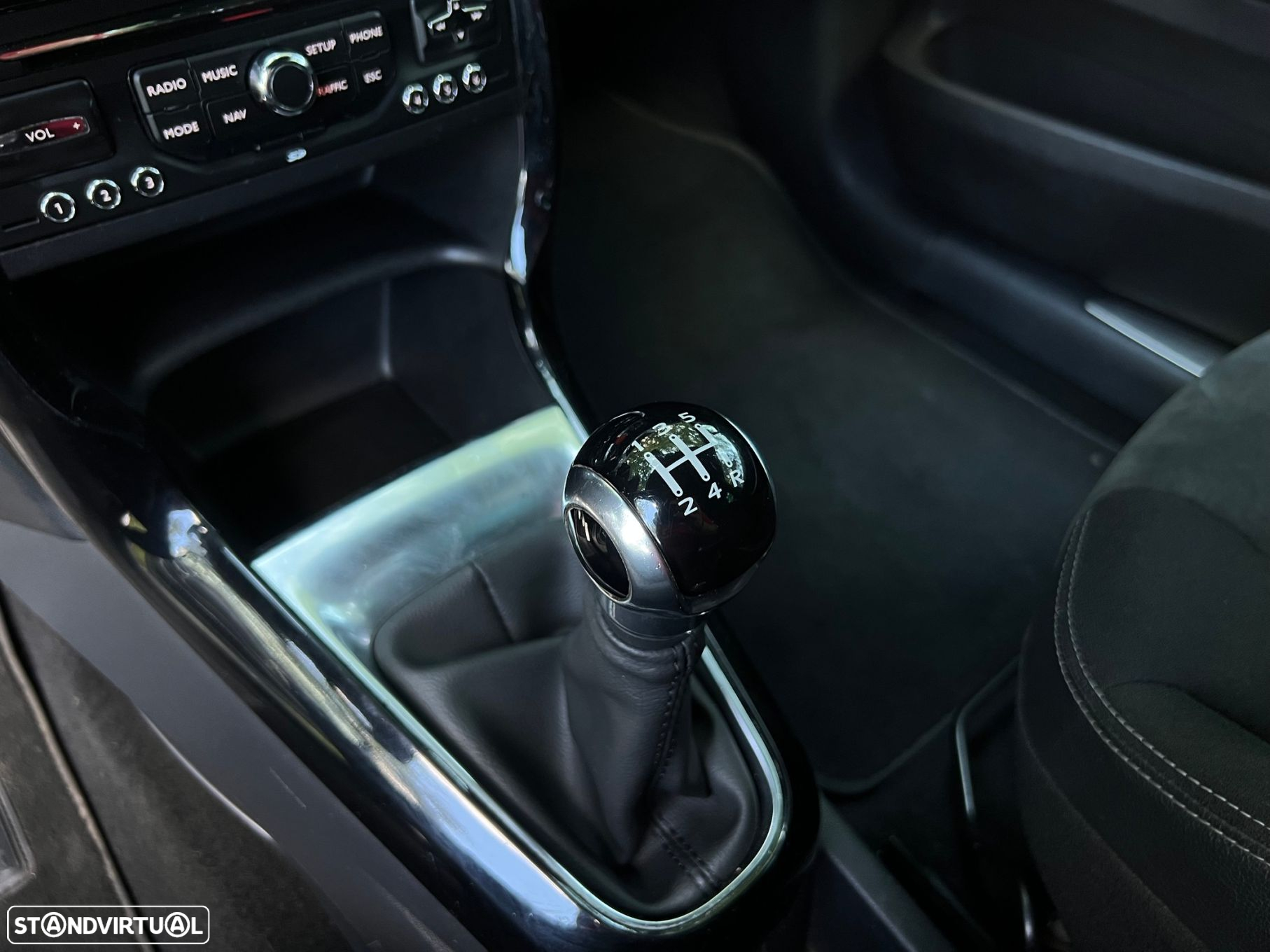 Citroën DS3 1.6 e-HDi So Chic - 32