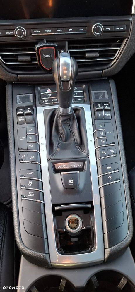 Porsche Macan Standard - 17