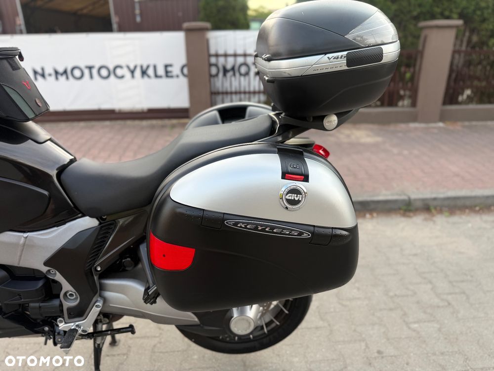 Honda VFR - 22