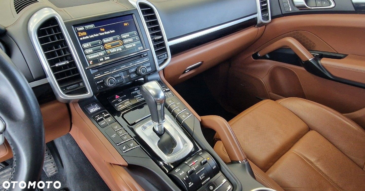 Porsche Cayenne - 27