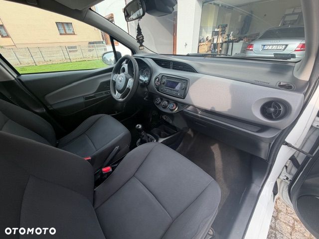 Toyota Yaris - 10