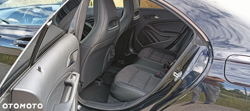Mercedes-Benz CLA 180 - 25