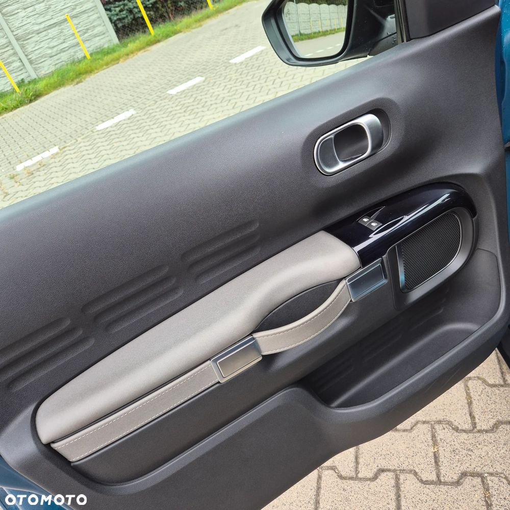 Citroën C4 Cactus 1.2 PureTech Shine S&S EAT6 - 28
