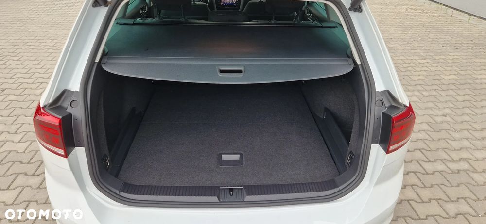 Volkswagen Passat 2.0 TDI SCR DSG Business - 20