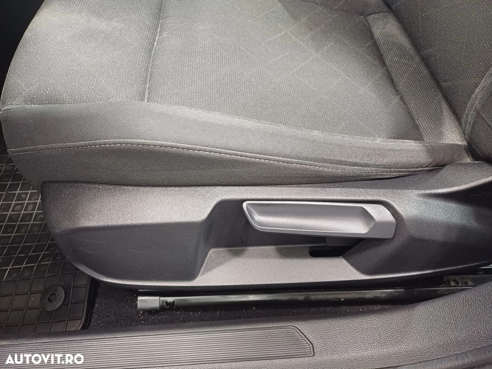 Volkswagen Golf 1.5 eTSI ACT DSG MHEV Life - 10