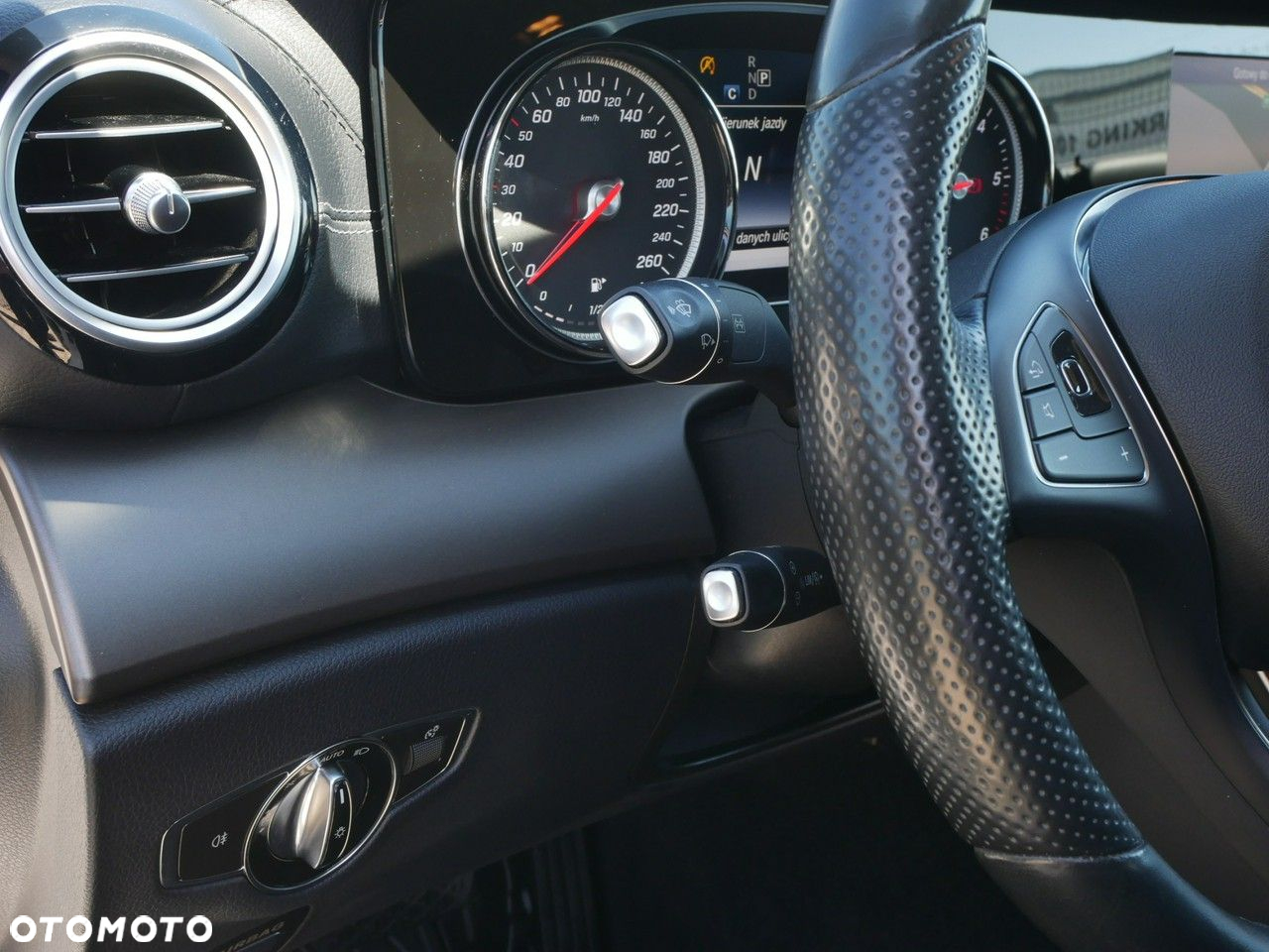 Mercedes-Benz Klasa E 220 d 9G-TRONIC - 13