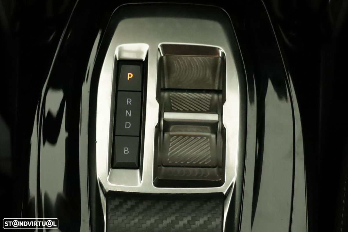 Peugeot e-2008 50 kWh GT - 15