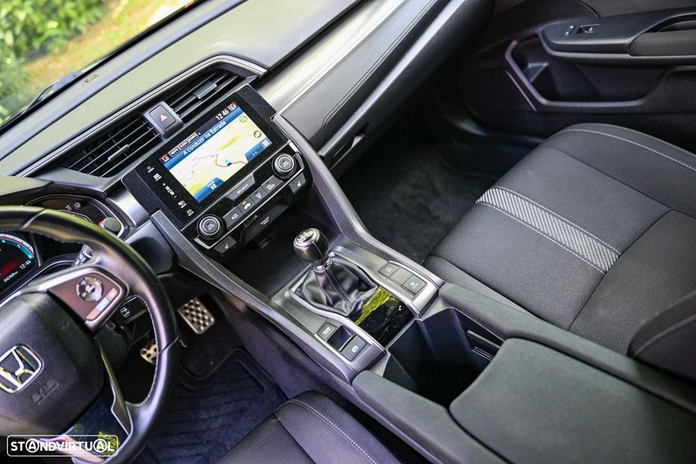 Honda Civic 1.0 i-VTEC Executive - 42