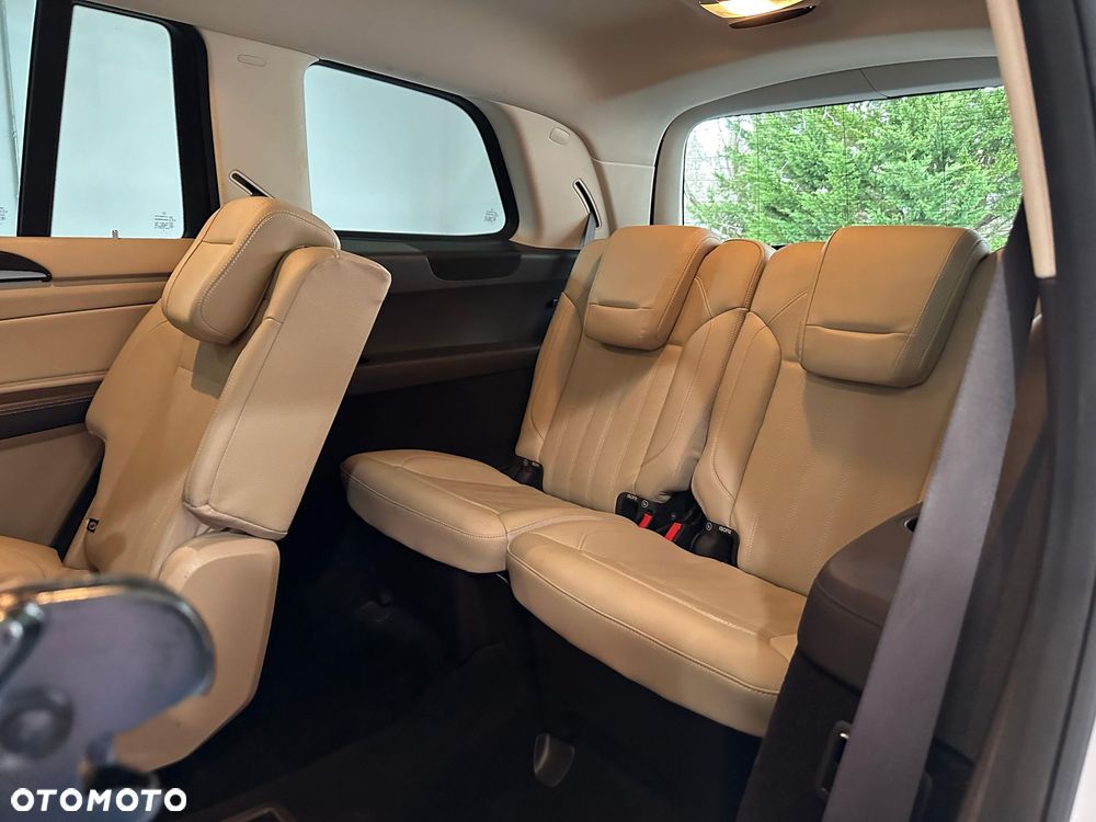 Mercedes-Benz GLS - 31