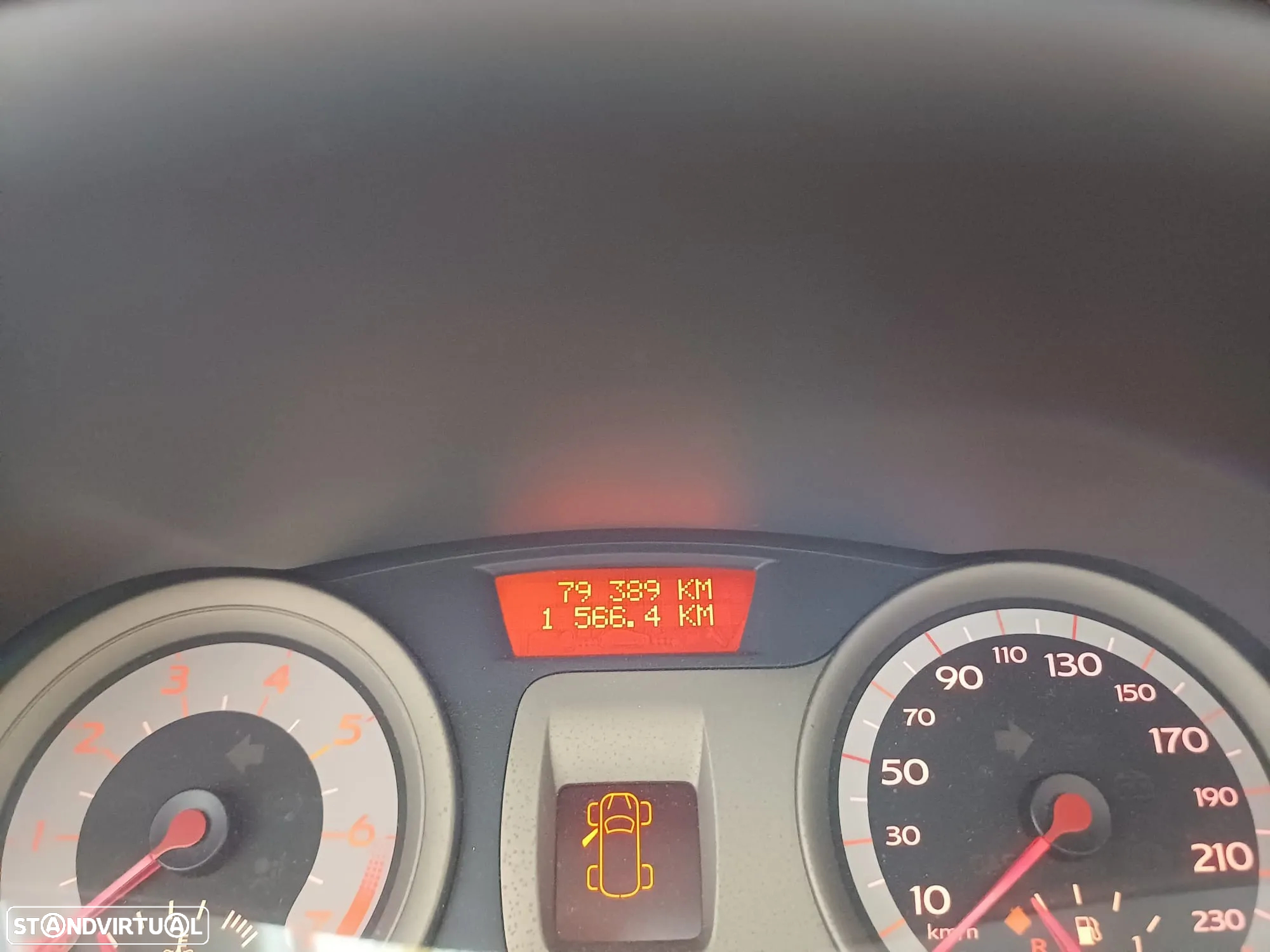 Renault Clio 1.2 16V Confort Dynamique - 11
