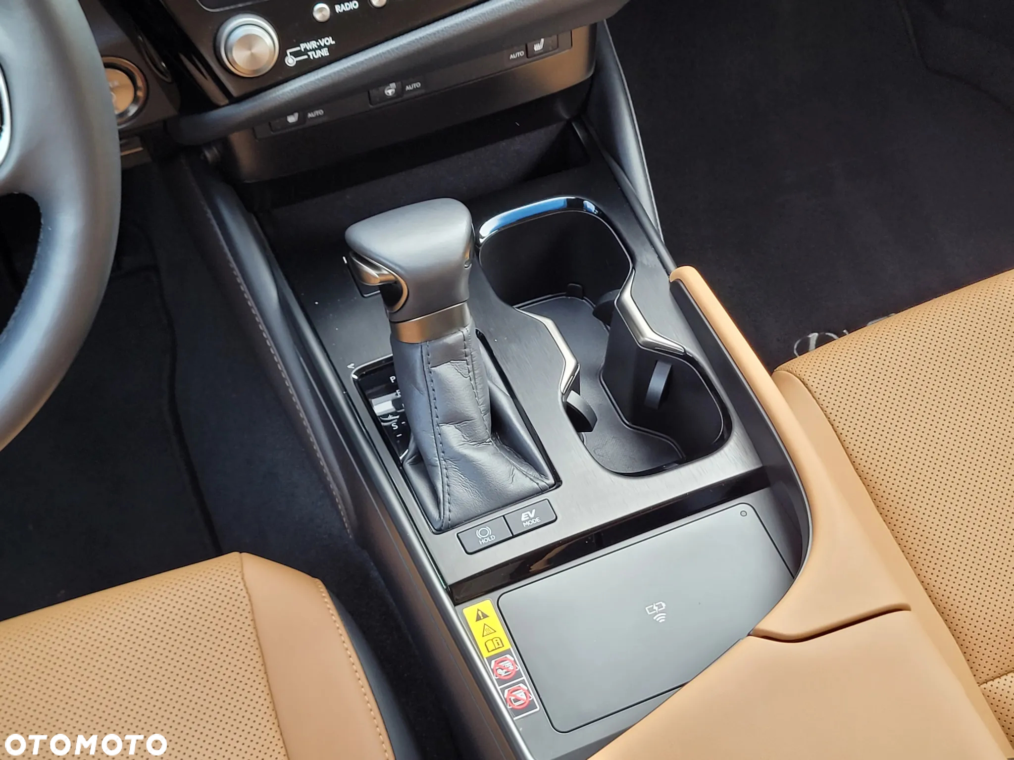 Lexus ES 300h Business Edition - 19