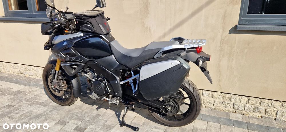 Suzuki V-STROM - 16