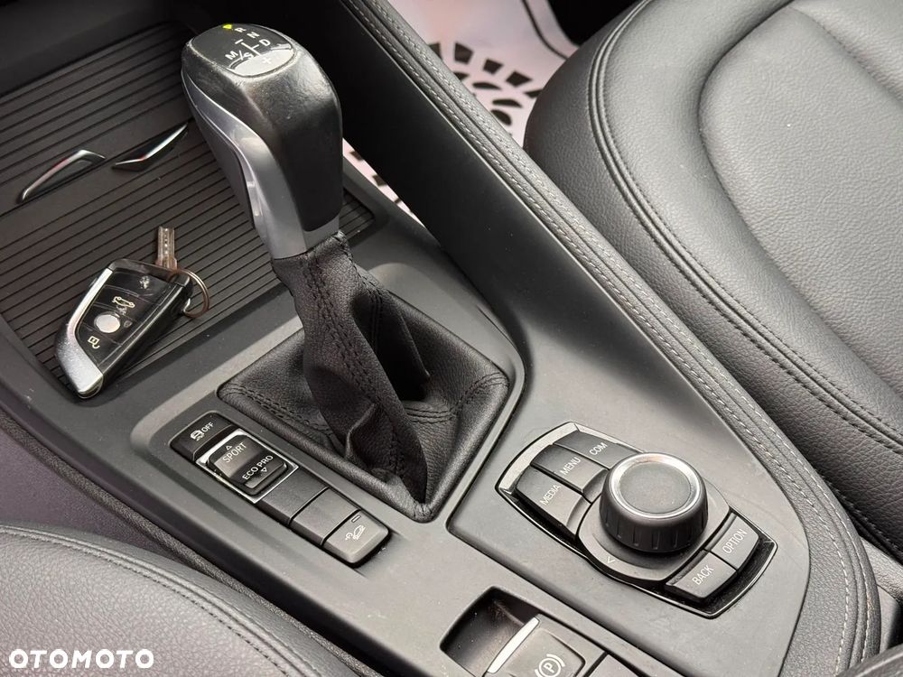 BMW X1 xDrive25i GPF Advantage - 21