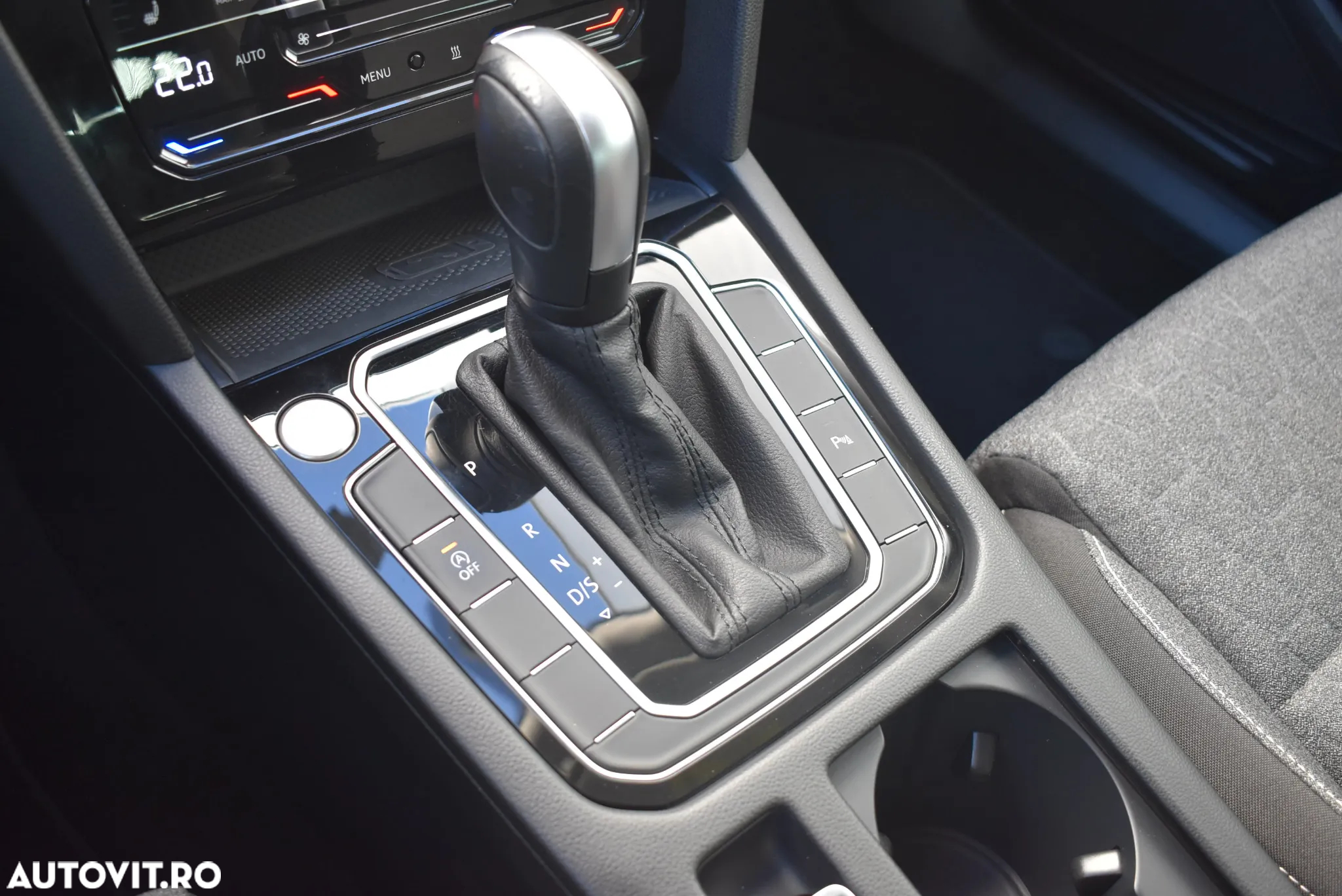 Volkswagen Passat Variant 2.0 TDI DSG (BlueMotion Technology) Comfortline - 24