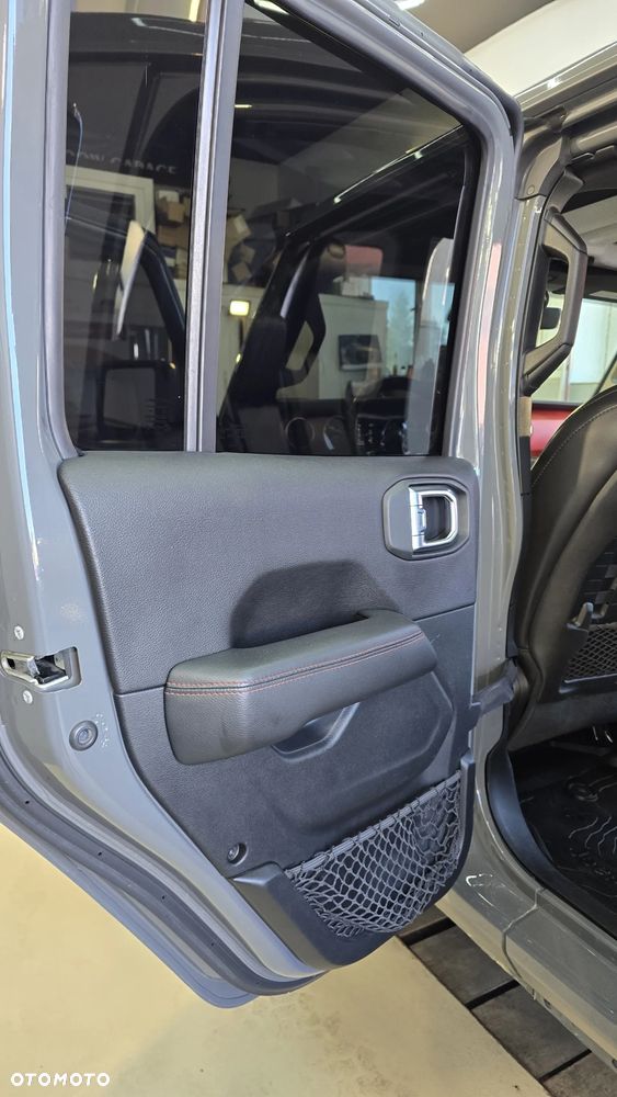 Jeep Wrangler - 11