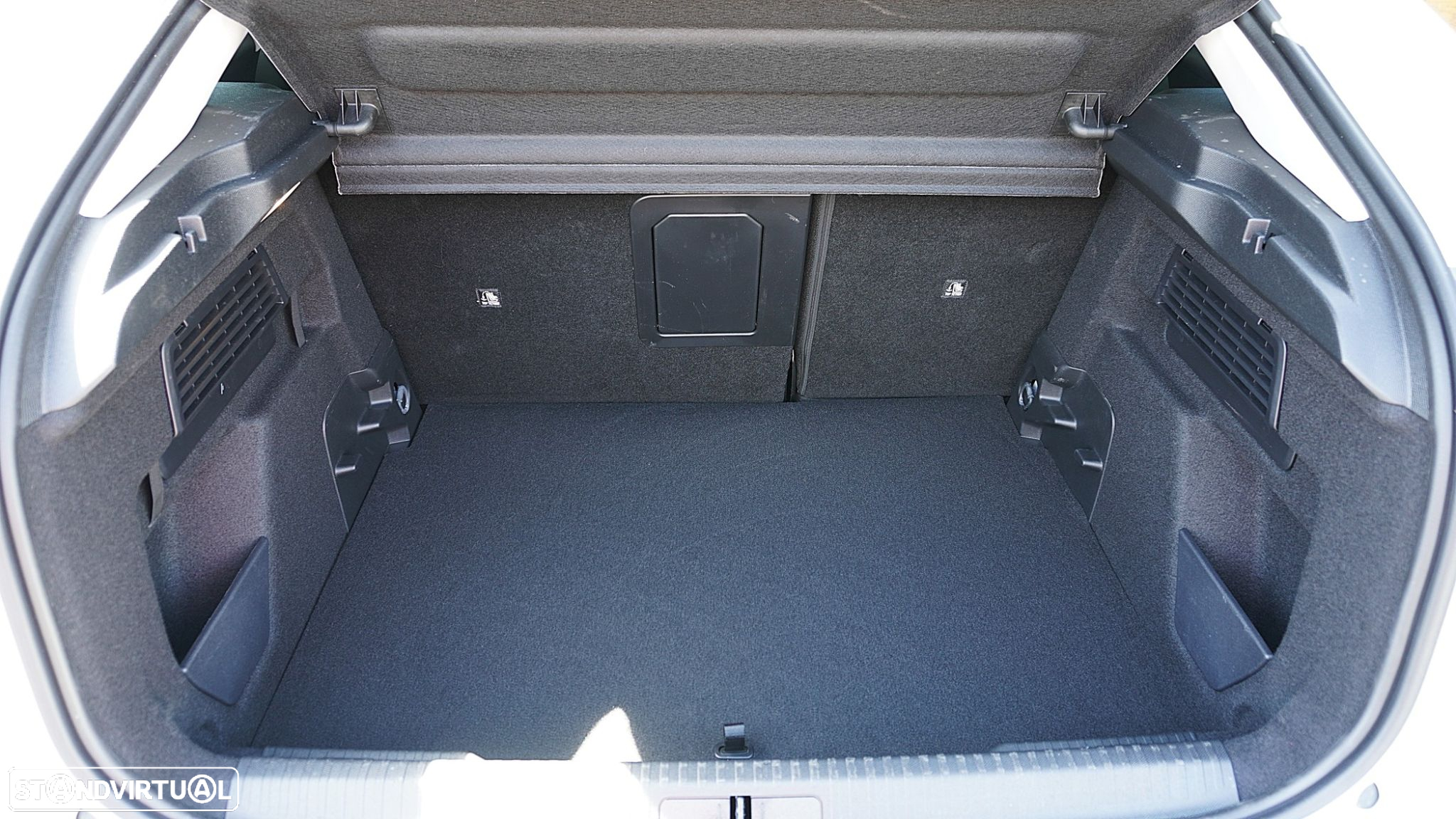 Citroën C4 1.2 PureTech Shine EAT8 - 31