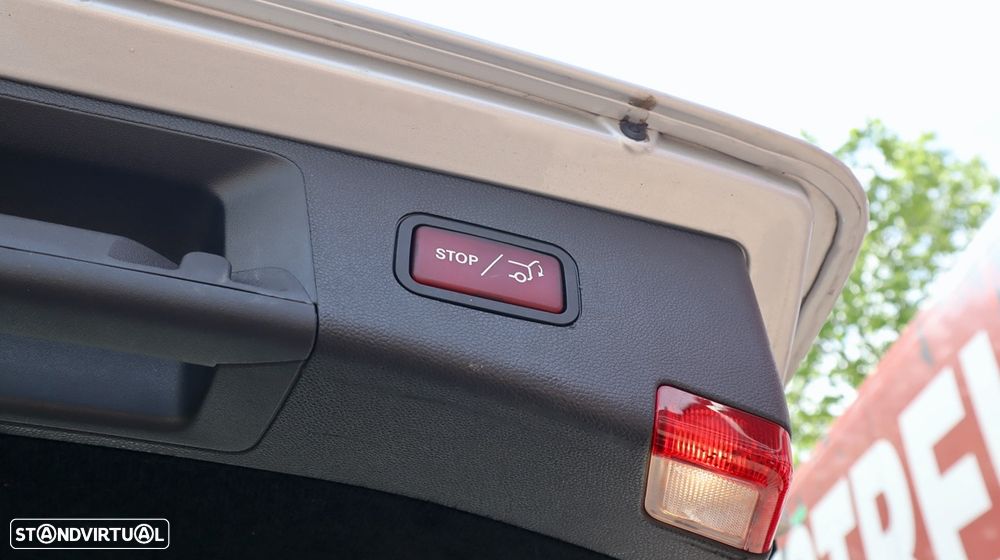 Mercedes-Benz E 250 BlueTEC Avantgarde Auto. - 54