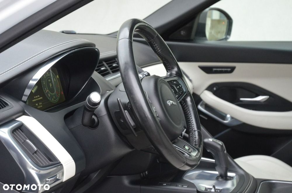 Jaguar E-Pace 2.0 i4P AWD R-Dynamic - 26