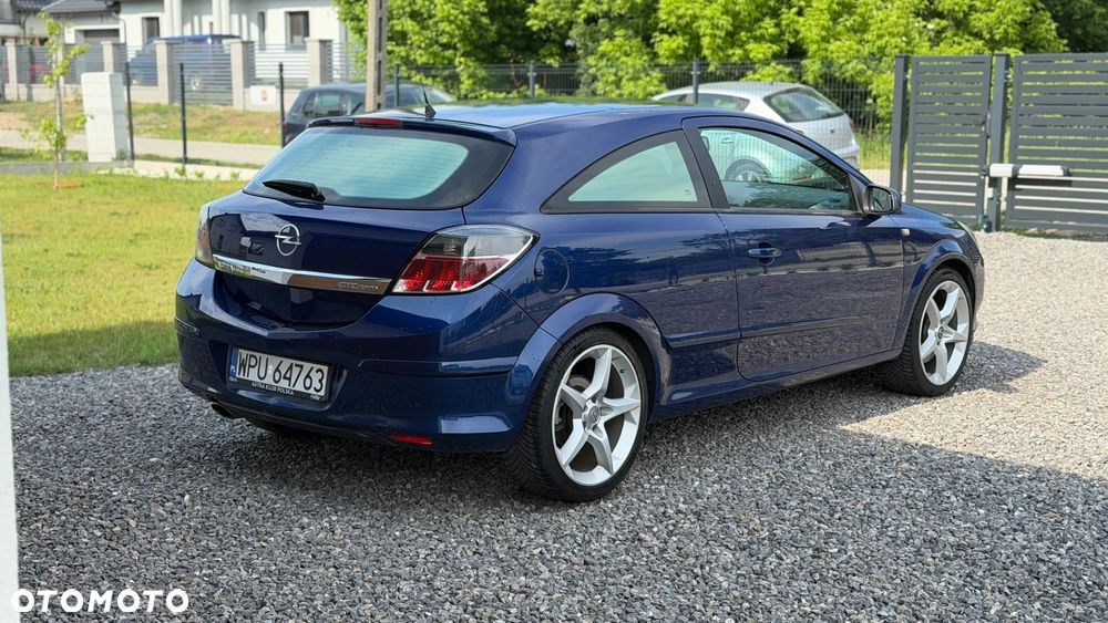 Opel Astra 2.0 T Cosmo - 10