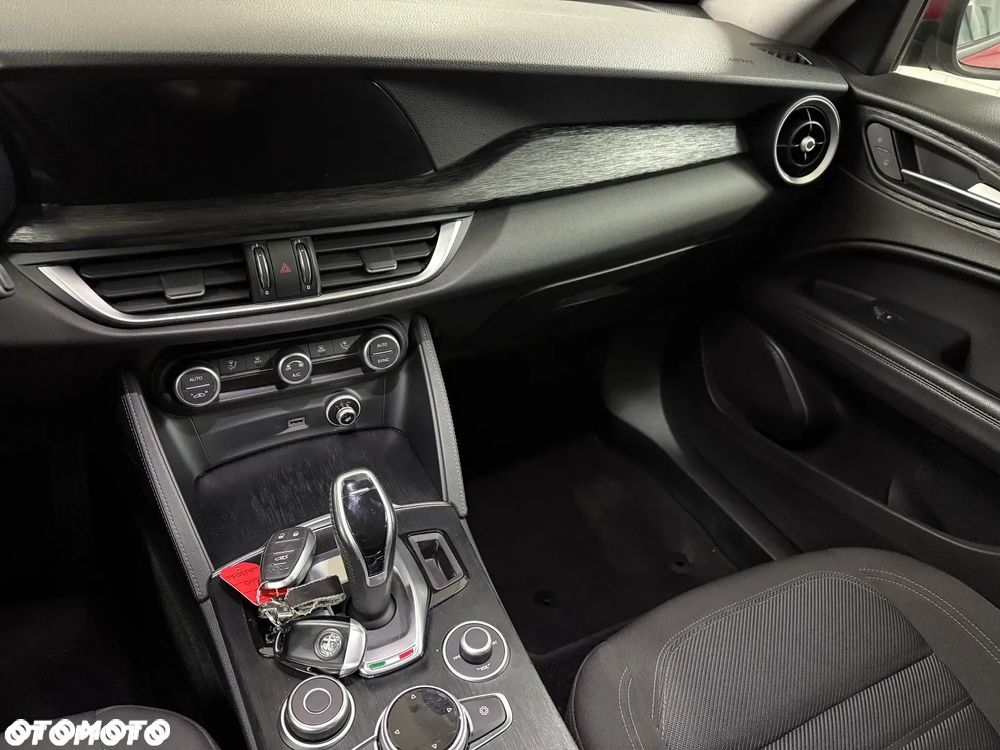 Alfa Romeo Stelvio 2.2 16V AT8 Q4 Business - 11