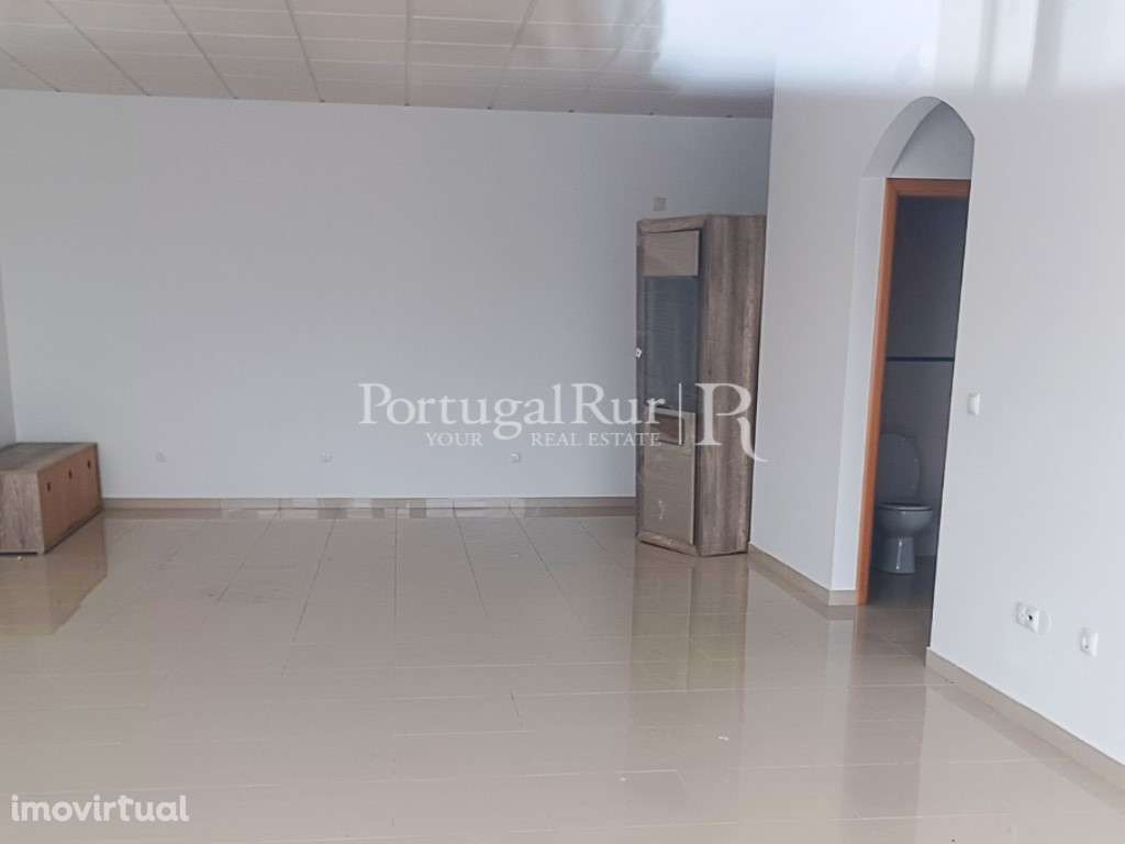 Loja / Restaurante a estrear , com Moradia, 10 minutos das Praias - Grande imagem: 3/16