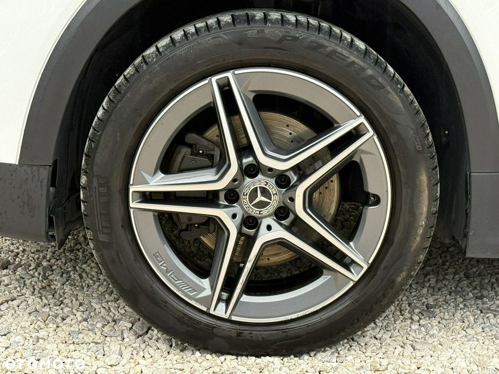 Mercedes-Benz GLB 200 mHEV AMG Line 7G-DCT - 10