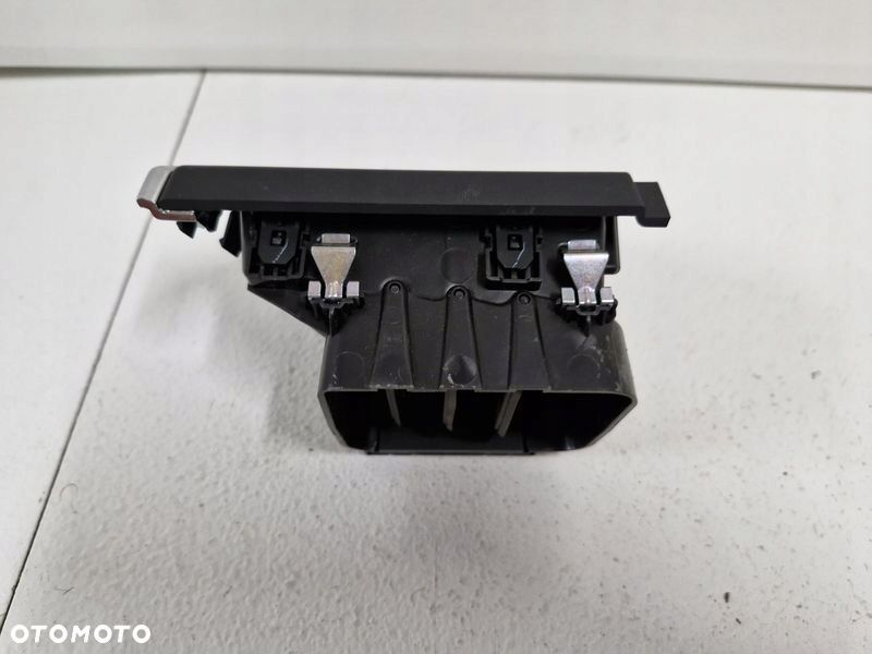 RENAULT TRAFIC III 3 LIFT IV 4 KRATKA NAWIEWU ŚRODKOWA PRAWA PRAWY PRZÓD - 6