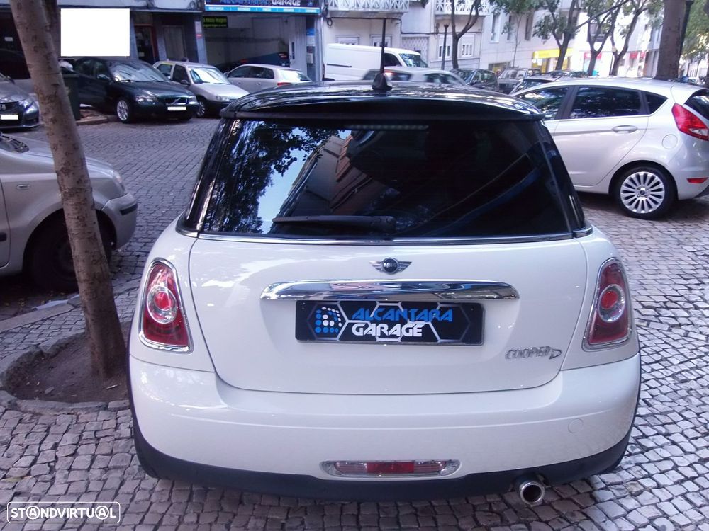 MINI 3 Portas Cooper D - 3