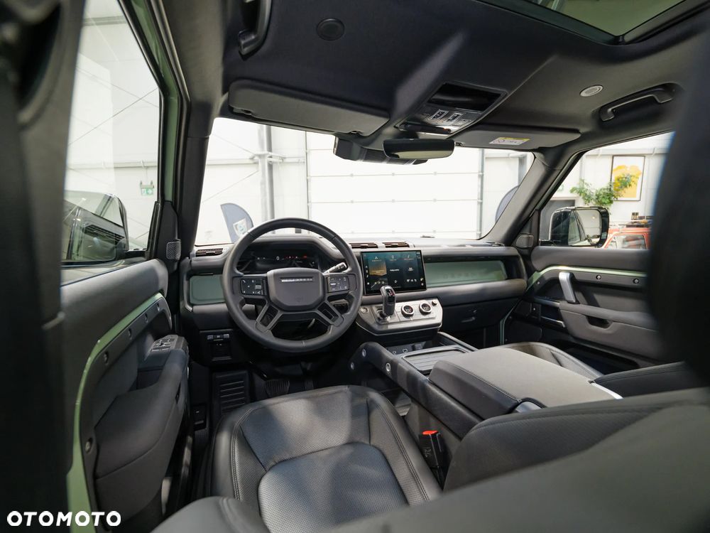 Land Rover Defender 3.0 P400 mHEV 75th Limited Edition - 16