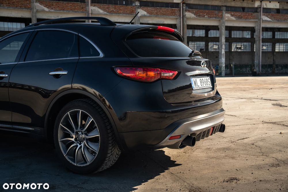 Infiniti QX70 - 10