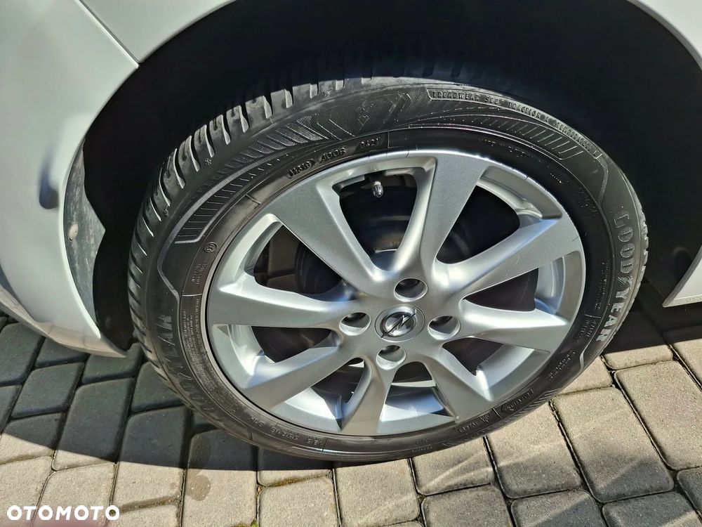 Opel Corsa 1.2 S&S - 12