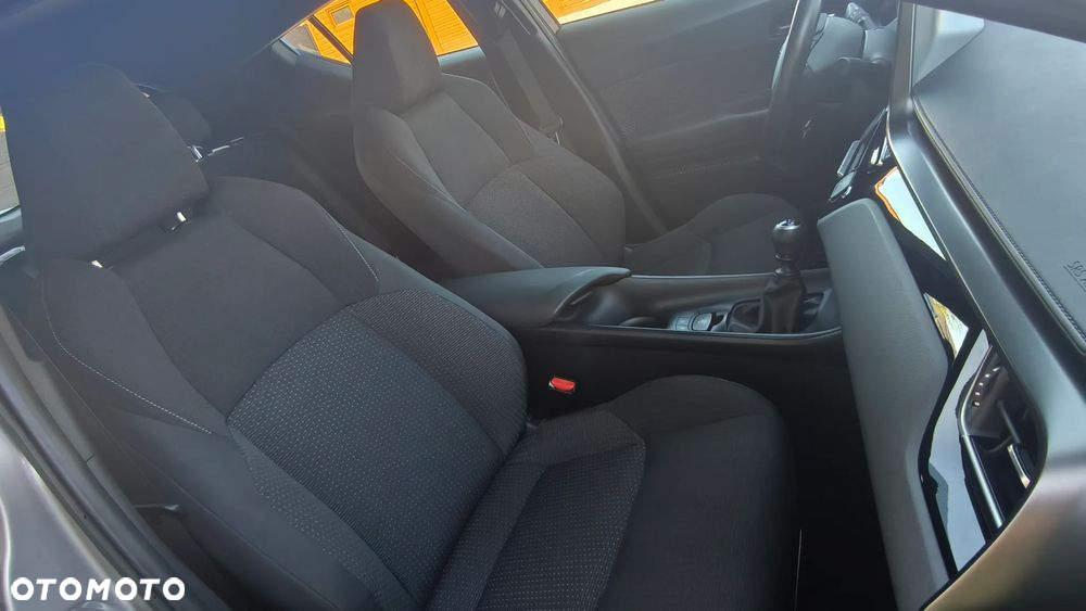 Toyota C-HR 1.2 T Dynamic - 26