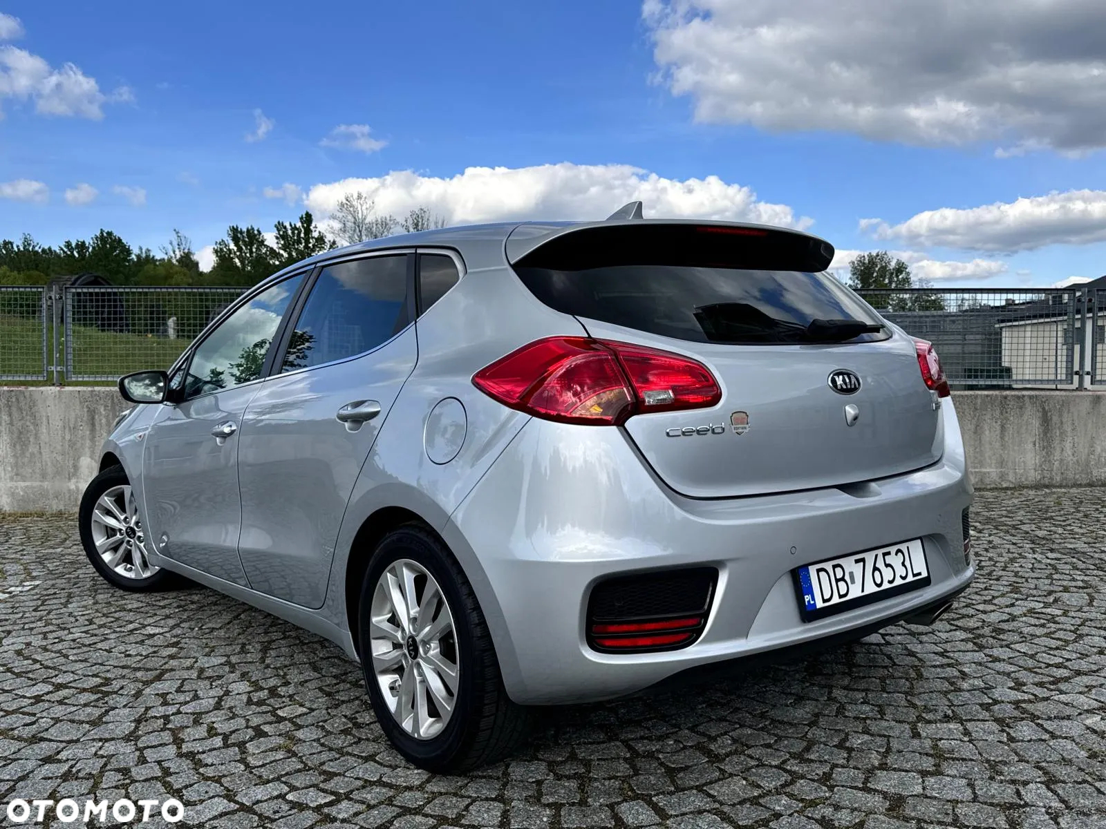 Kia Ceed 1.4 CVVT Dream Team Edition - 3