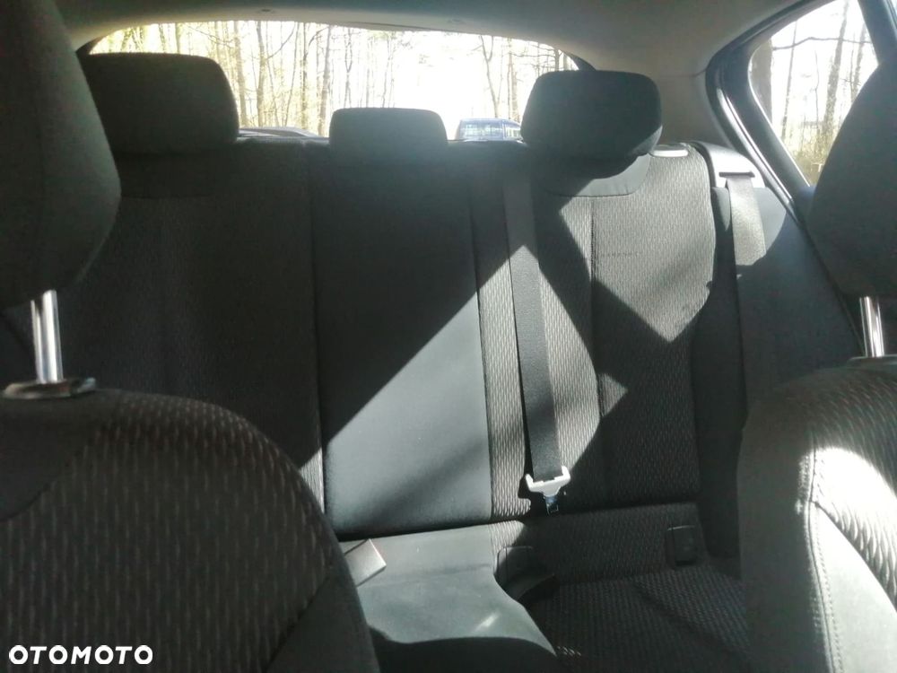 BMW Seria 1 116d - 9