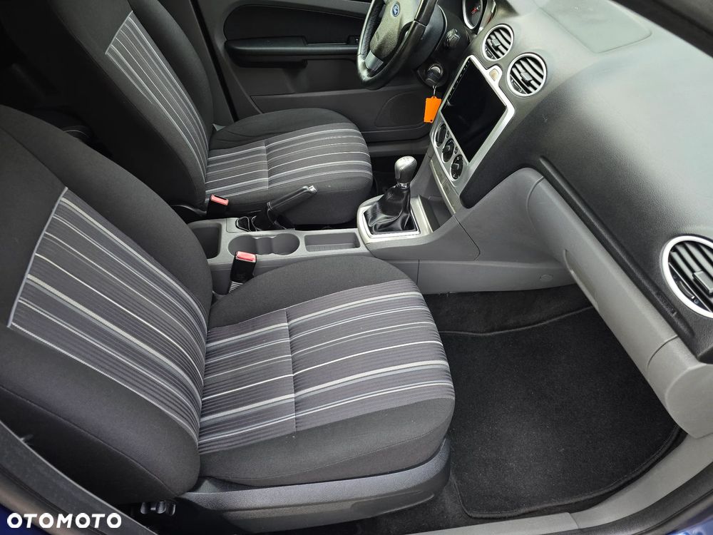 Ford Focus 1.6 16V Titanium - 29
