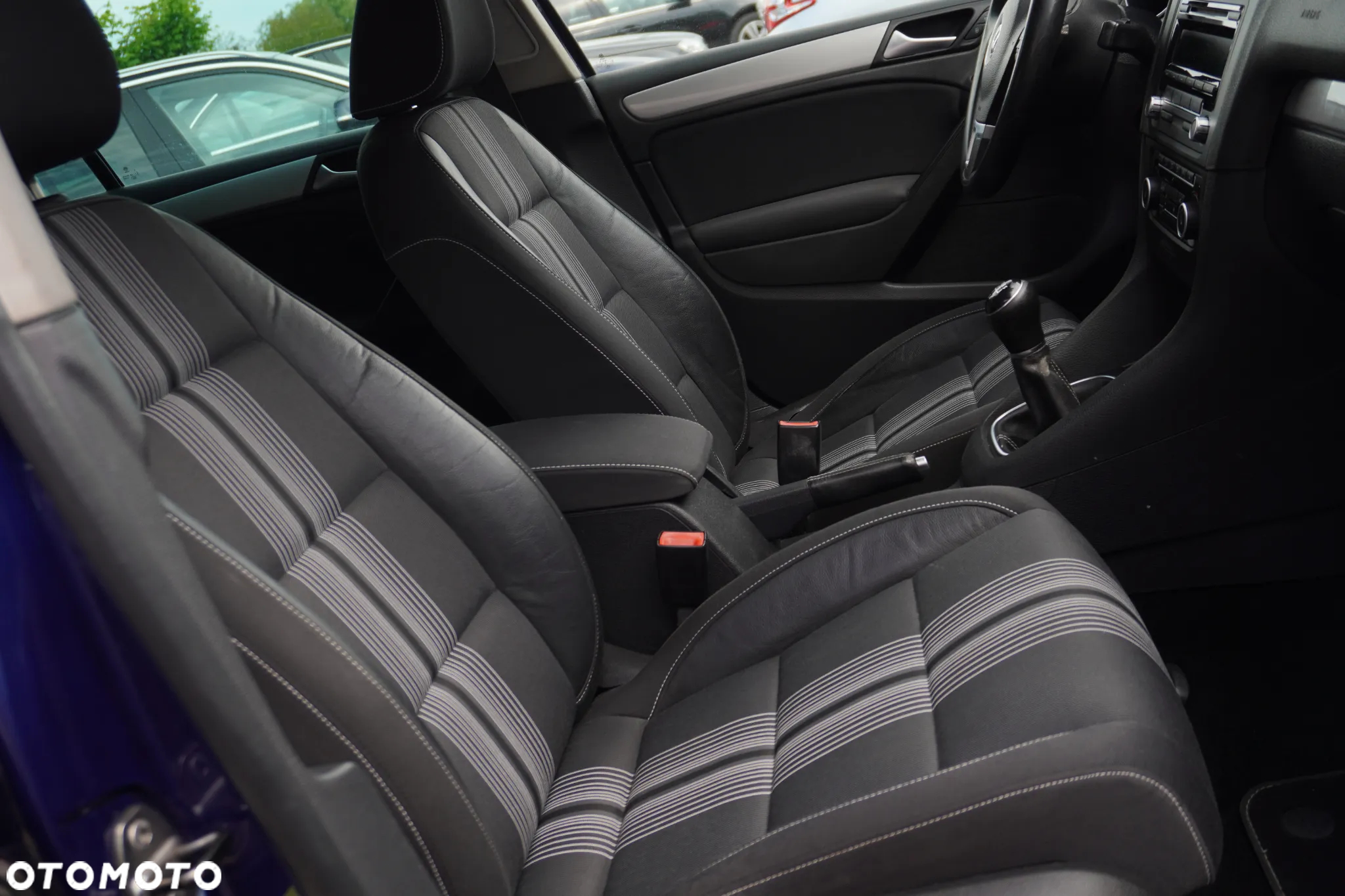 Volkswagen Golf - 8