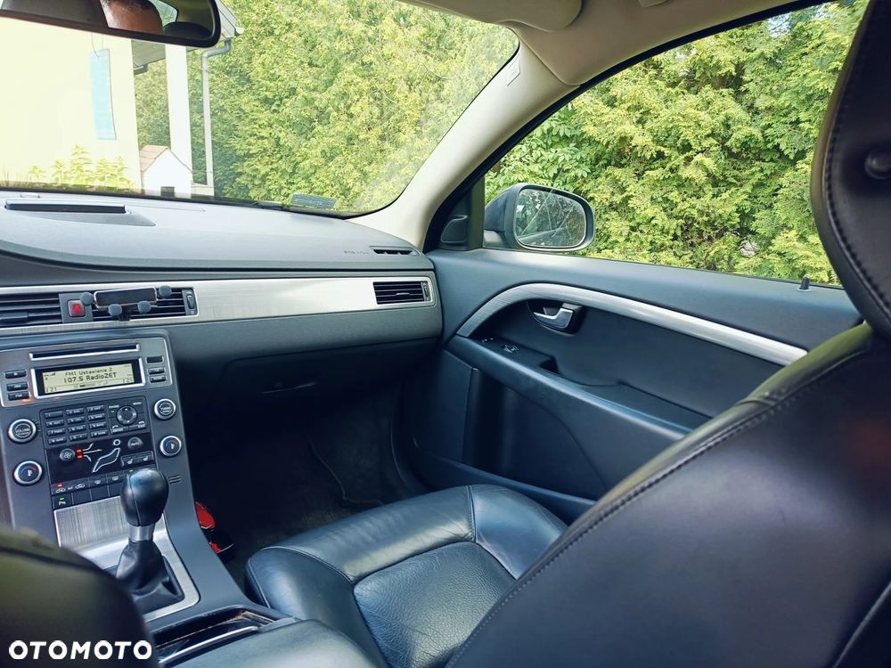 Volvo V70 2.0D Momentum - 6