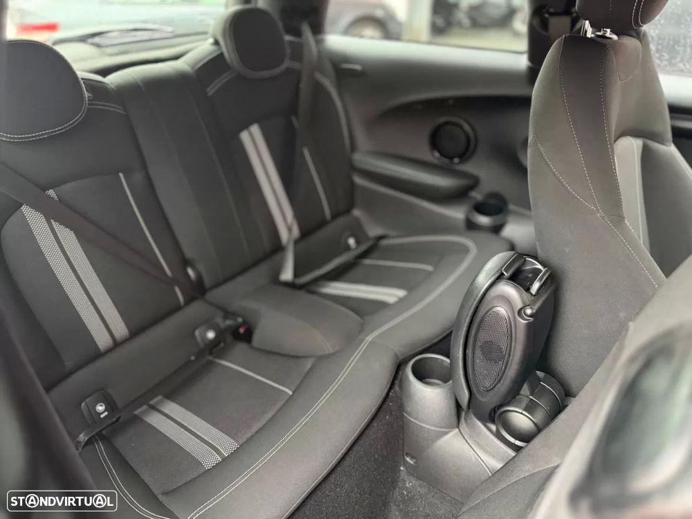 MINI 3 Portas One D - 21