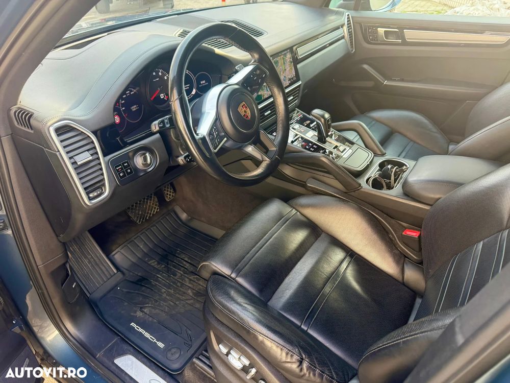 Porsche Cayenne - 7