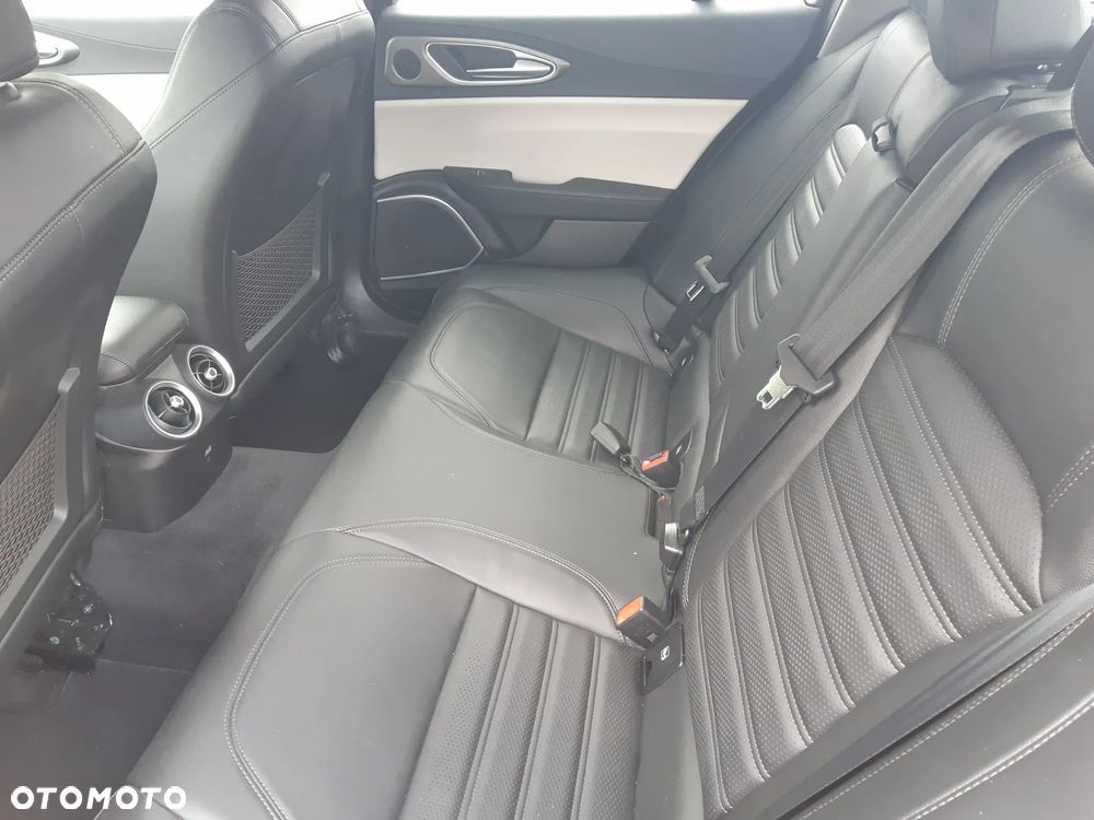 Alfa Romeo Giulia 2.0 Turbo 16V AT8 Sprint - 15