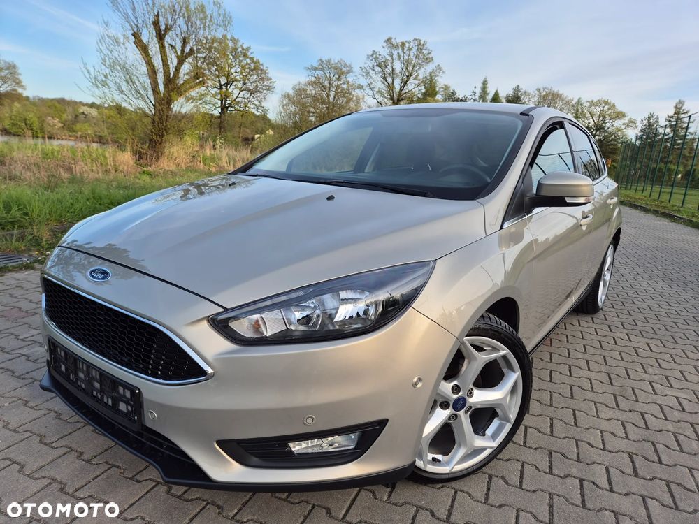 Ford Focus 1.0 EcoBoost STart-Stopp-System TITANIUM - 1