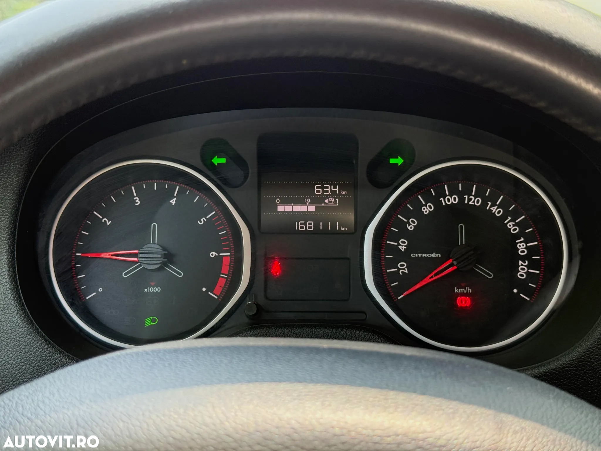 Citroën C-Elysée 1.2 PureTech BVM Shine - 9
