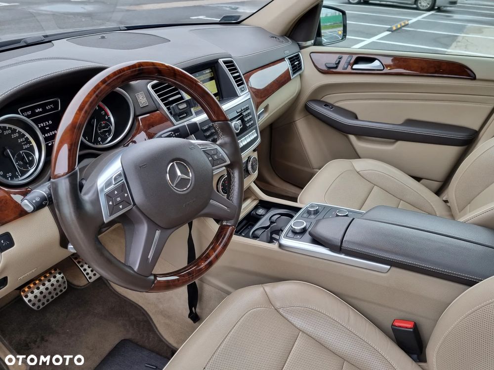 Mercedes-Benz ML - 17