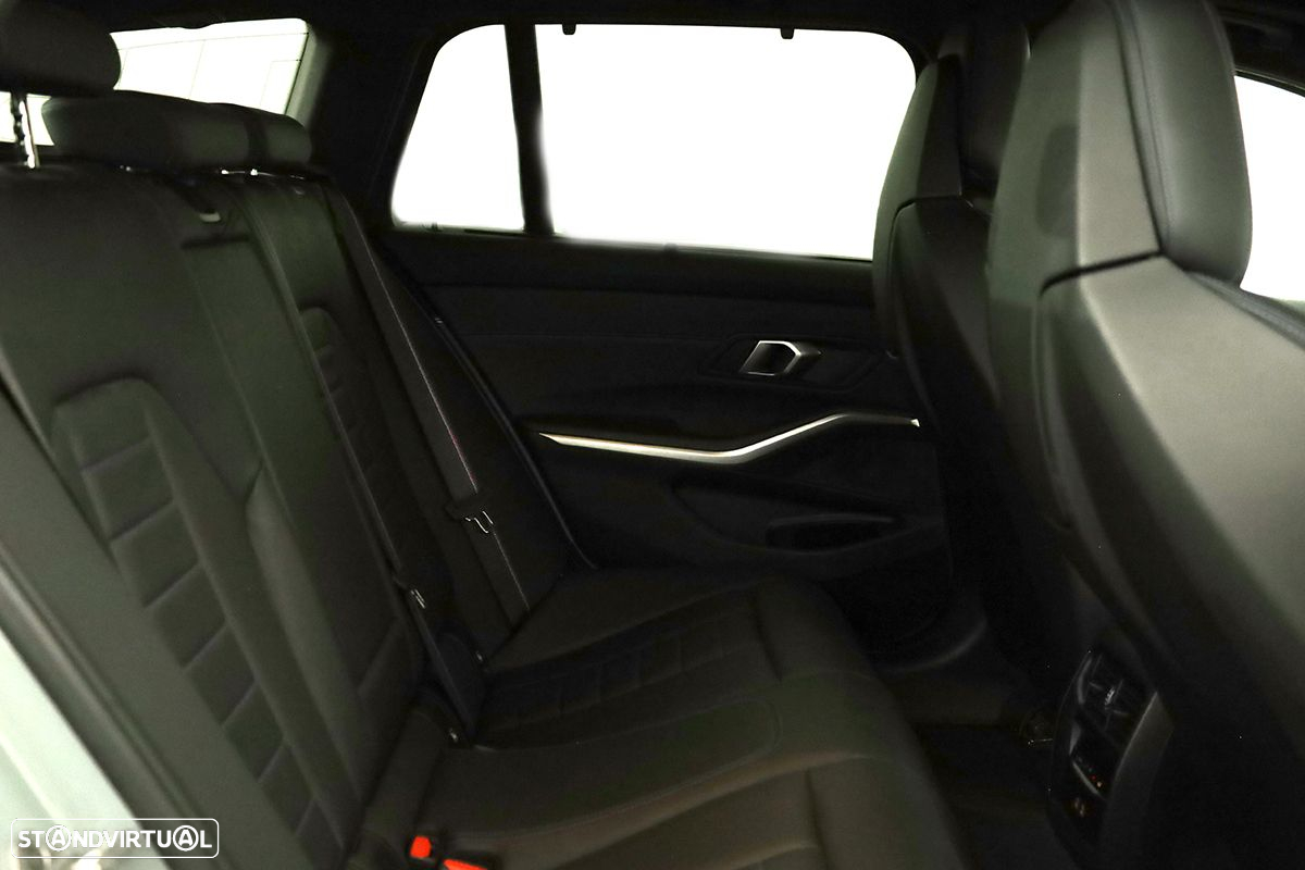 BMW 330 e Touring Pack M Auto - 25