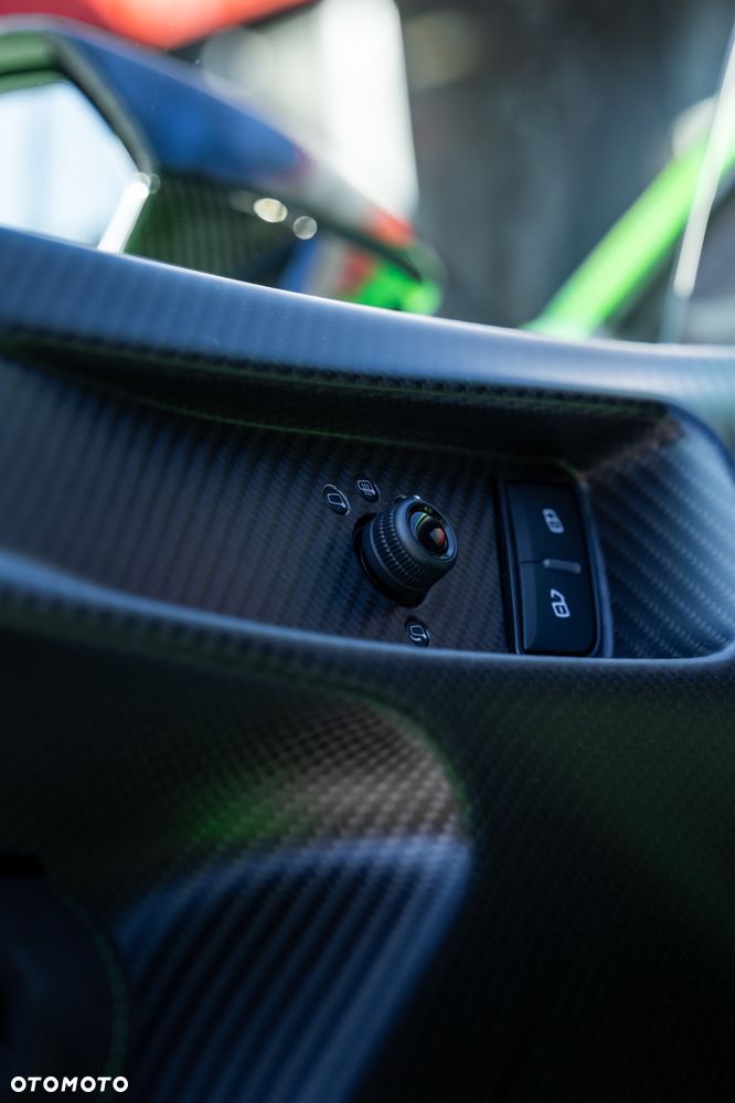 Lamborghini Huracan - 35