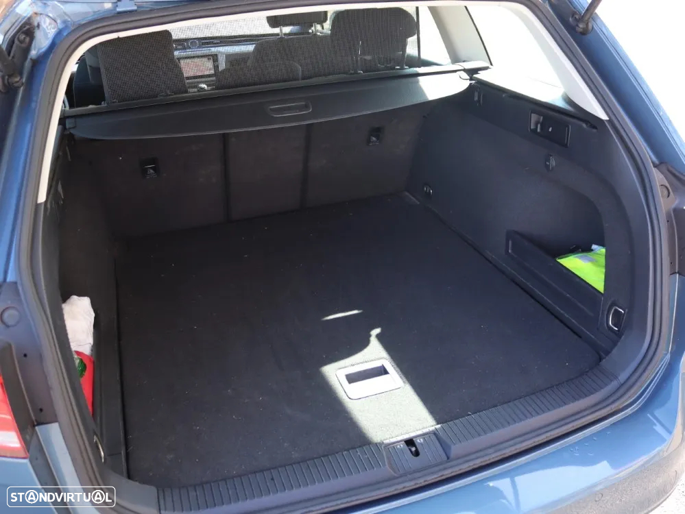 VW Passat Variant 1.6 TDI Confortline - 21