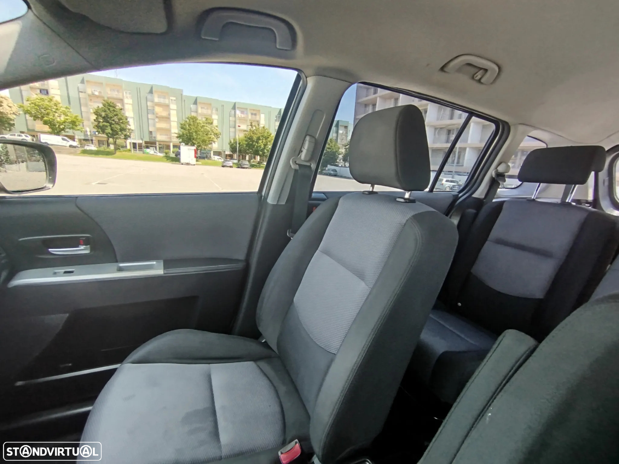 Mazda 5 MZR-CD 2.0 Comfort - 9